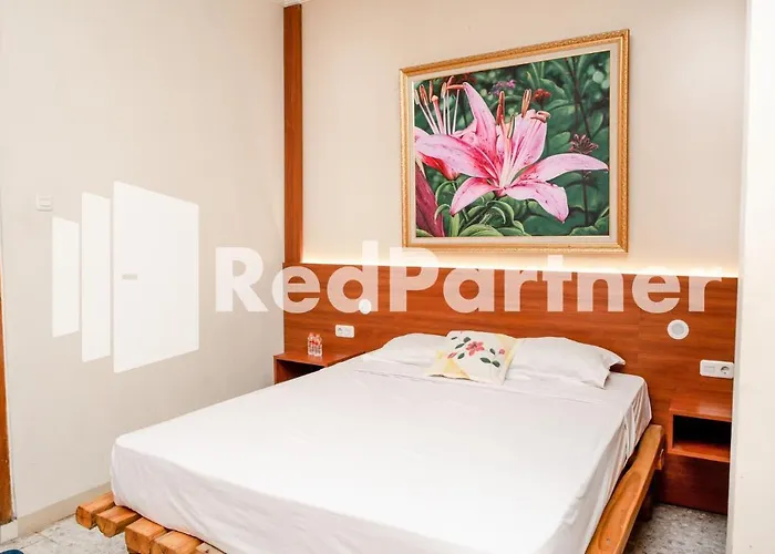 Mango House Semarang RedPartner Hotel