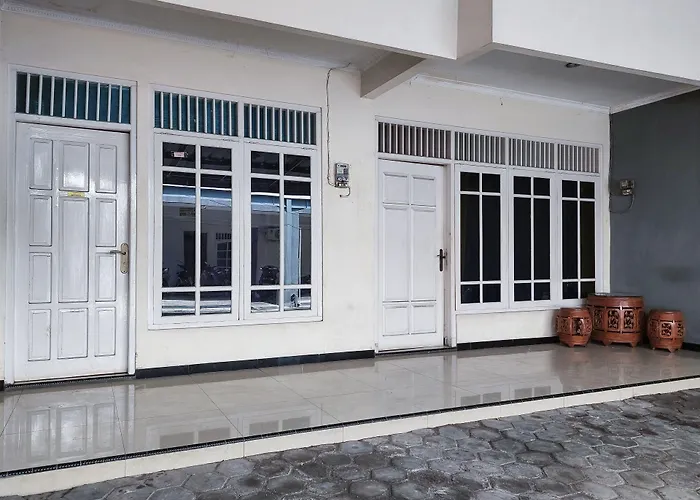 Djuragan Kamar Tiara Hotel Semarang